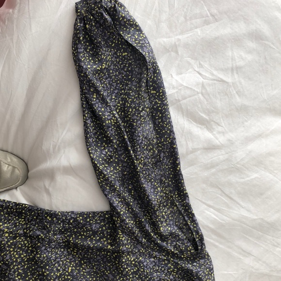 Elizabeth and James mini dress with slit sleeves - Picture 3 of 5